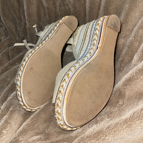 Heels - Picture 4 of 4